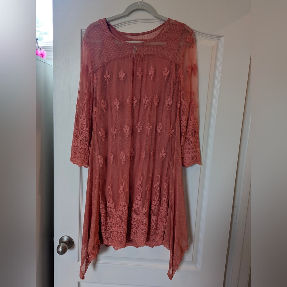 Monoreno Asymmetrical Dress in Coral Lace